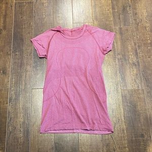 Lululemon swiftly tech tee, size 6.